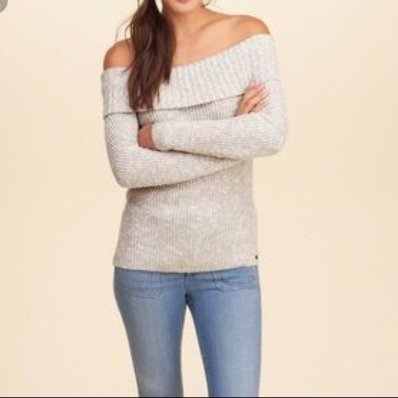 Gray Hollister sweater - Picture 2 of 2